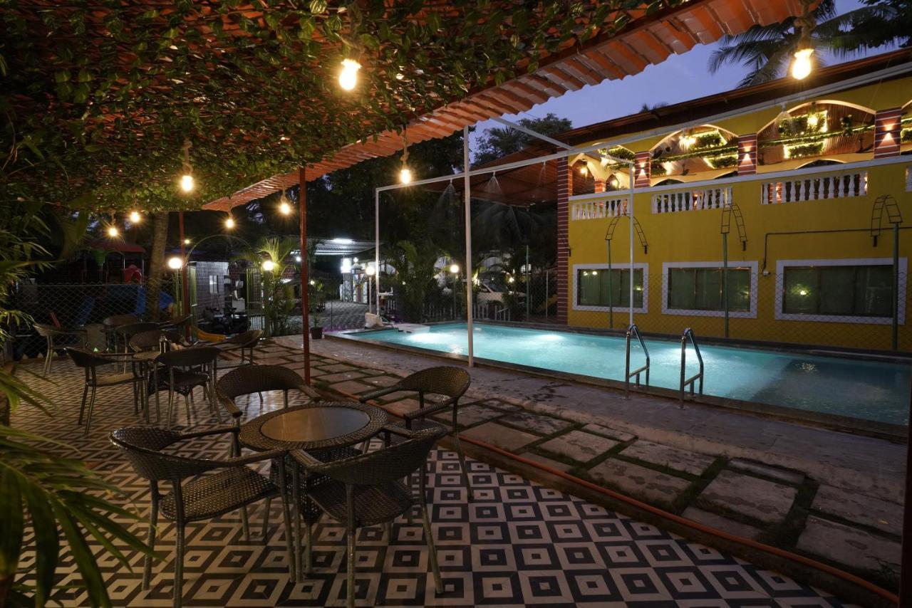 Palm Springs Beach Resort - Gorai Bombaim Exterior foto